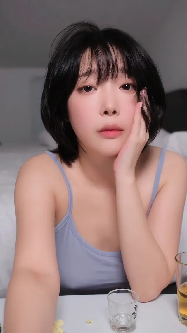 강인경 사진집 「New Mini + Drunk」