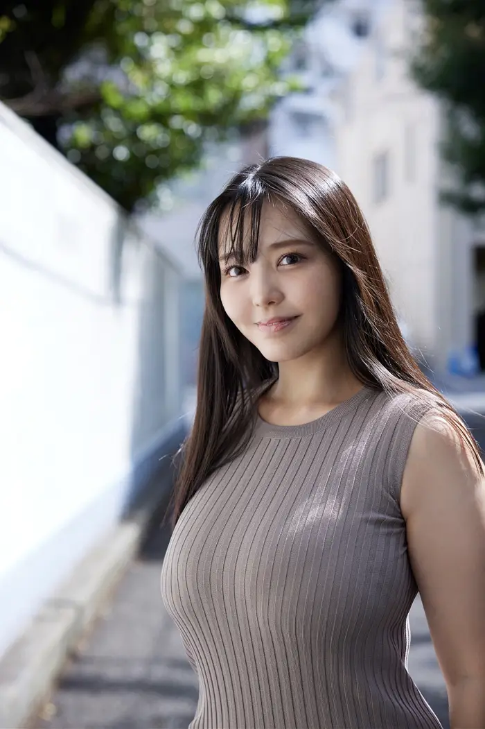 코이부치 모모나 사진집 「사랑에 빠진 O컵 가슴」 Set.01